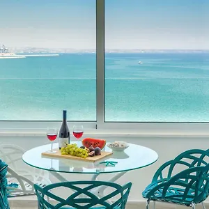 https://sea-view-luxury-penthouse-mackenzie.larnacahotels.org